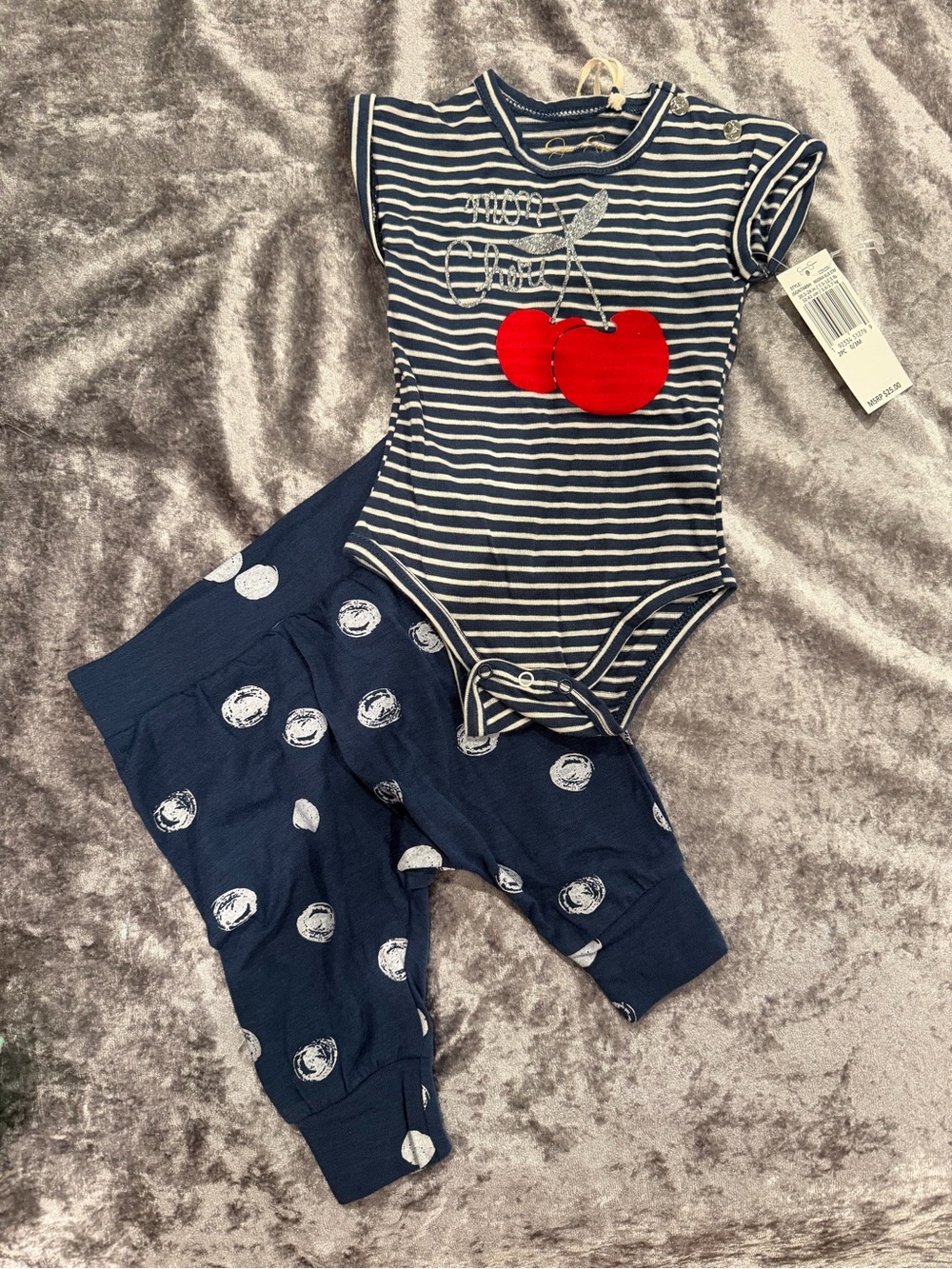Jessica Simpson Baby outfit